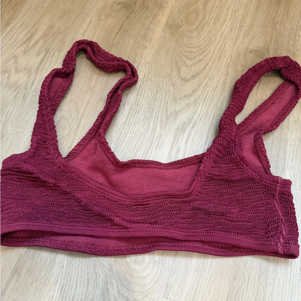 Elegant Textured Bikini Set in Burgundy - Picture 5 of 6
